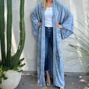 Elegant Sky Blue Tie-Dye Kimono